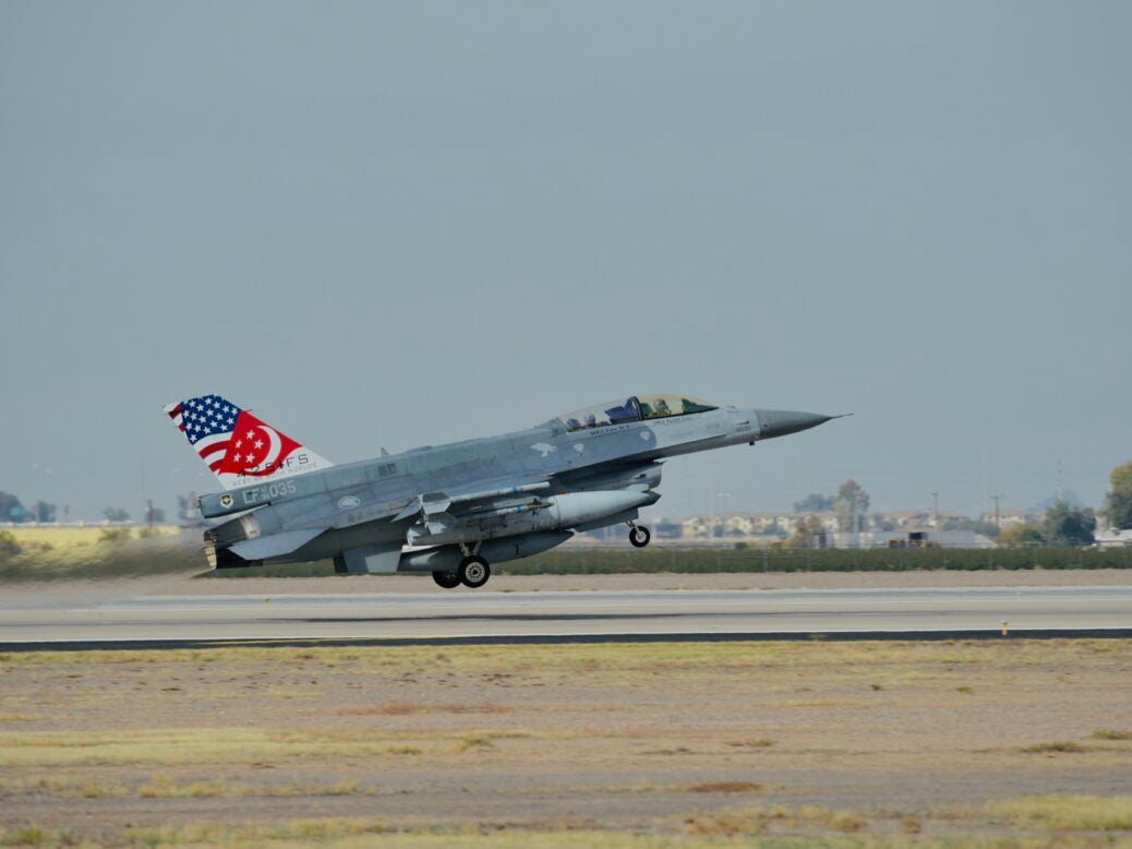 An F-16C/D taking off for a day mission.