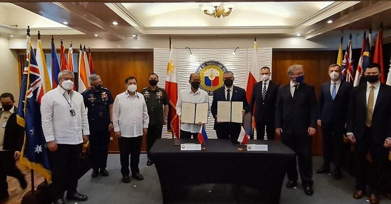 Philippines signs $624m deal to purchase 32 S70i Black Hawks - Vimarsana News