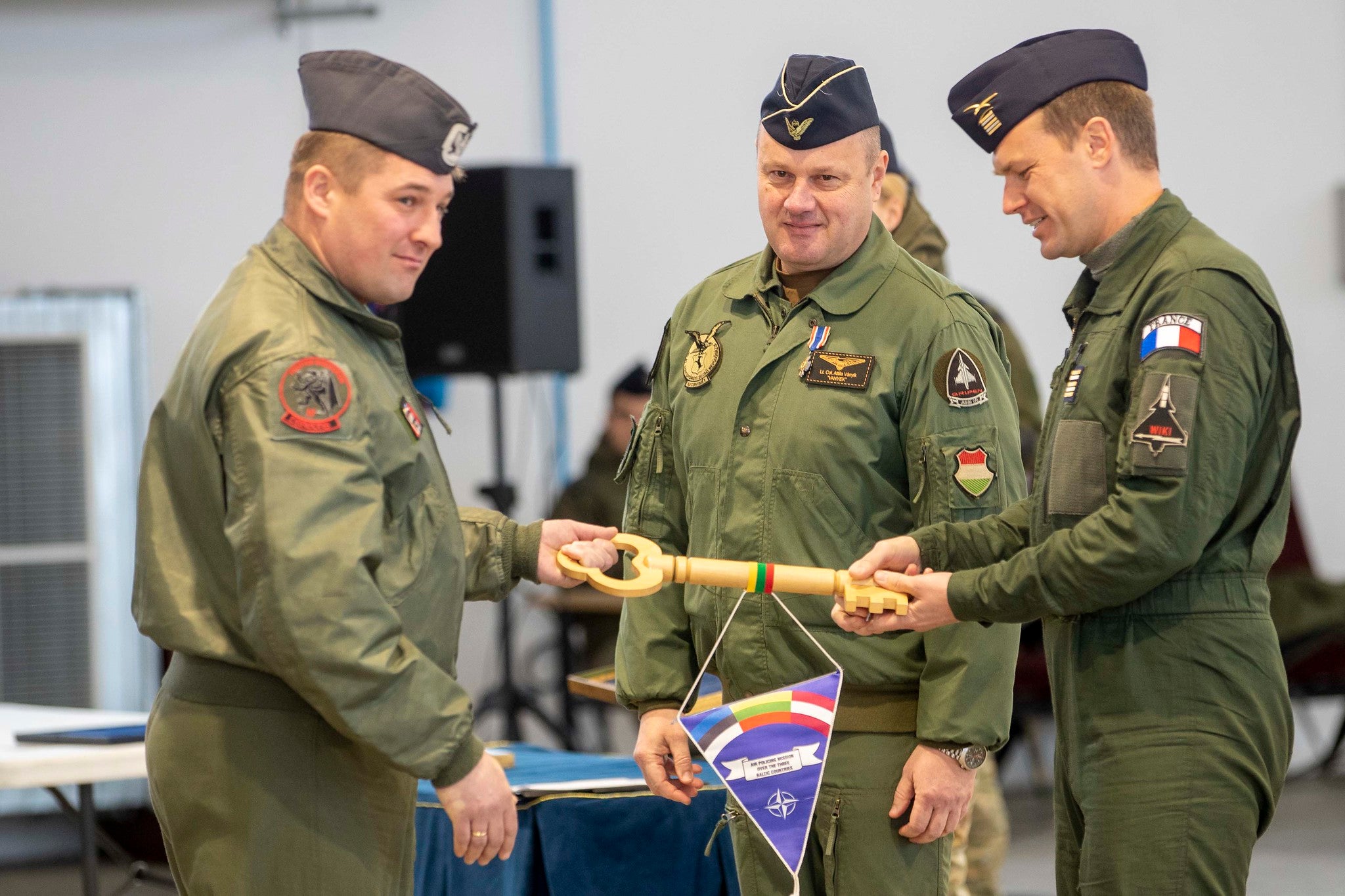 La Hongrie transfère les missions BAP de l’OTAN à la Pologne et à la France