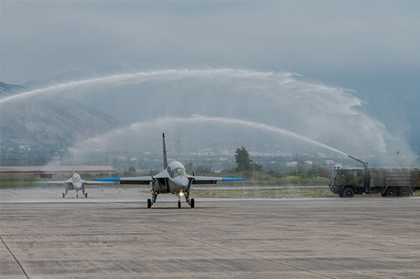 Το πρώτο M-346 της Elbit Systems προσγειώνεται στην Ελλάδα