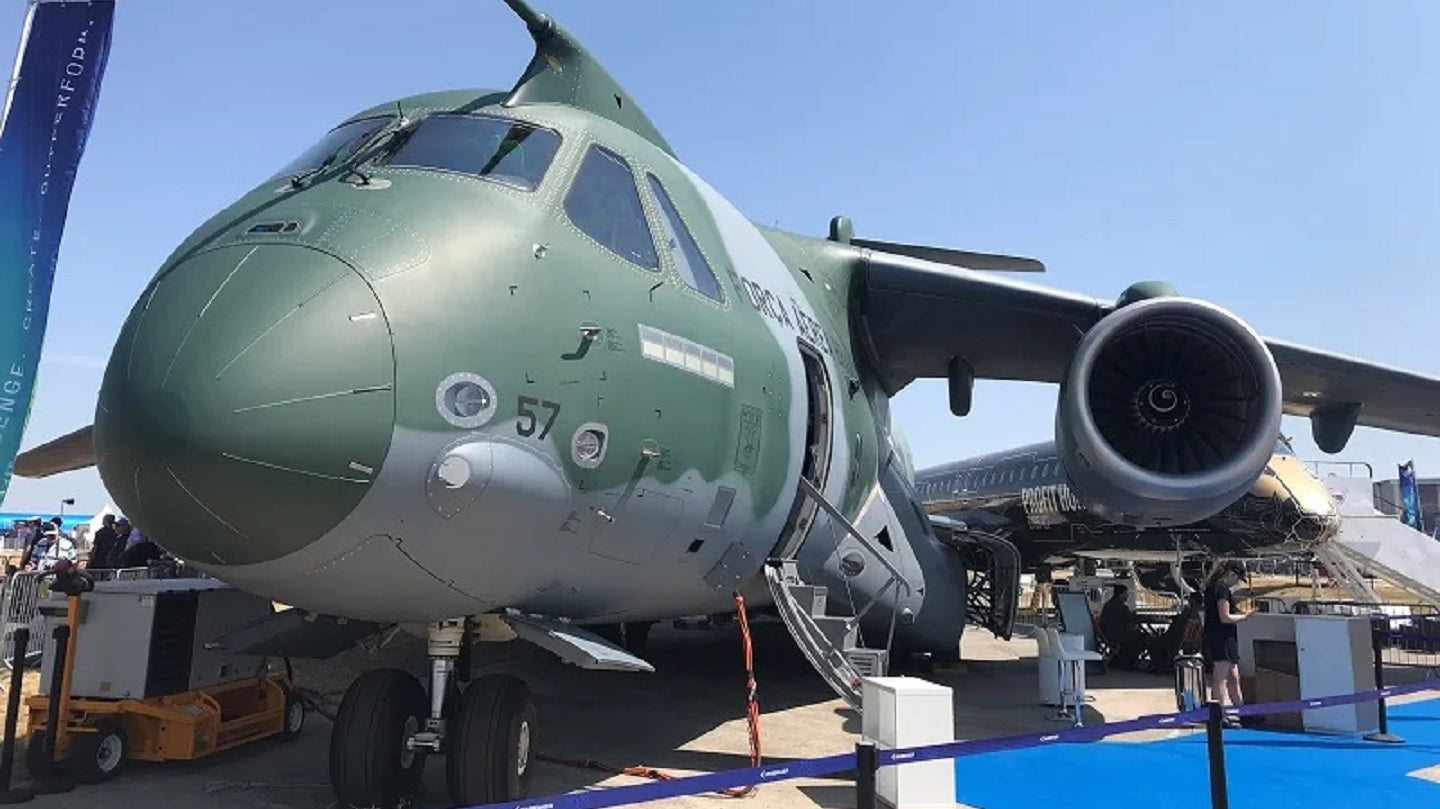 Brasil recebe sexta aeronave de transporte tático C-390