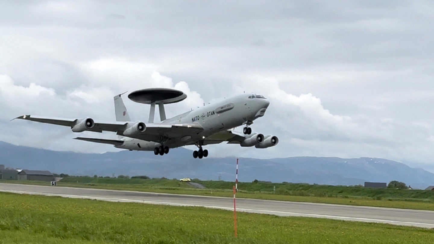 NATO siunčia AWACS į Lietuvą stebėti Rusijos operacijų