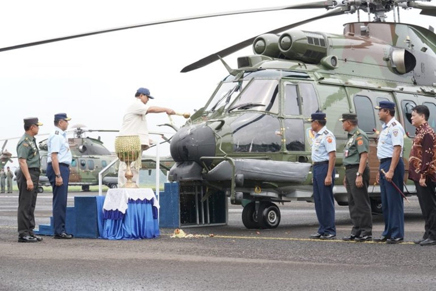 Indonesia meningkatkan kemampuan angkatan udara dengan helikopter dan simulator